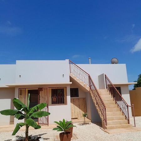 Hotel Dekk Jamm, Ou L'On Trouve La Paix Toubab Dialaw Exterior foto