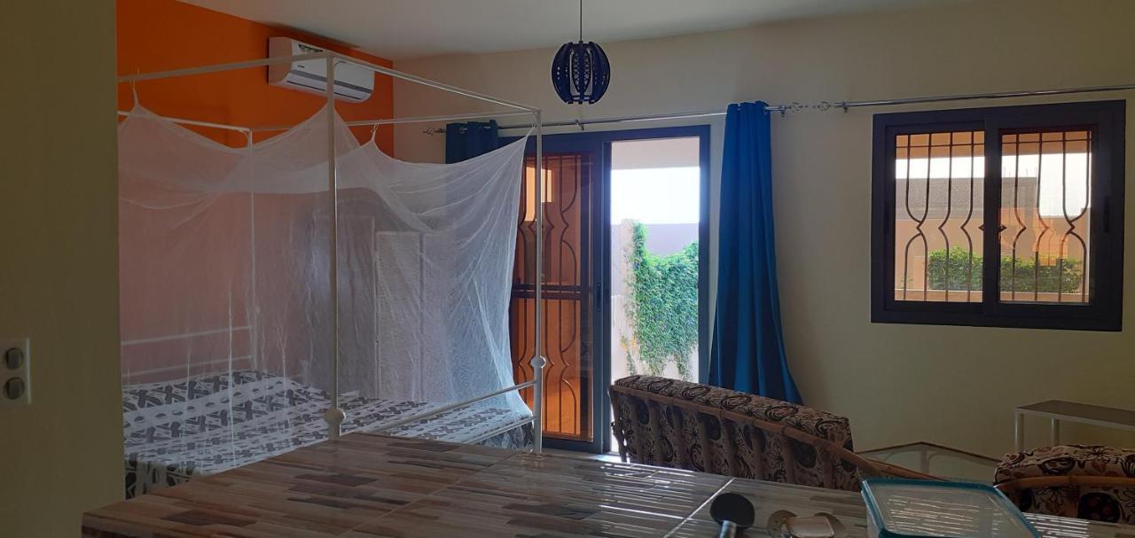 Hotel Dekk Jamm, Ou L'On Trouve La Paix Toubab Dialaw Exterior foto